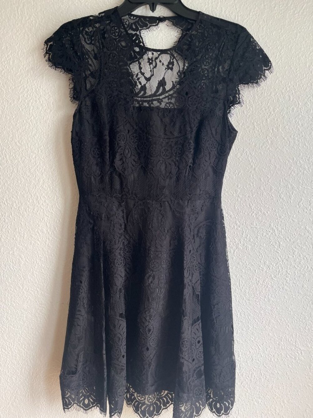 ✨ NWT BB Dakota | Elegant Open-Back Cocktail Dress | Size 4 ✨